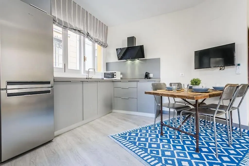 Holi-Rent Harinas Apartment Seville