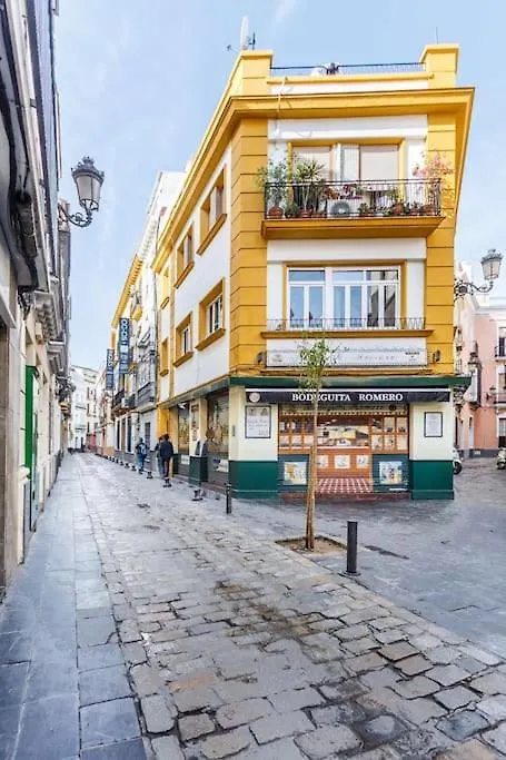 Holi-Rent Harinas Apartment Seville